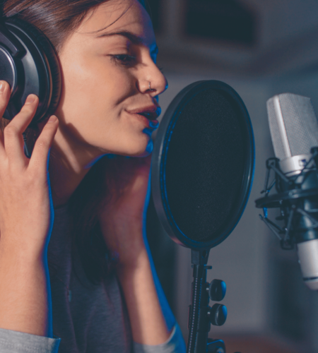 Home Studio Vocal Recording: Dynamic vs Condenser Guide